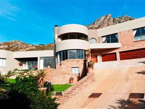 3 Bed House in Rooi Els