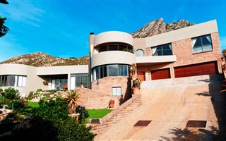 3 Bedroom House in Rooi Els