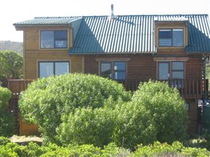 4 Bed House in Stilbaai