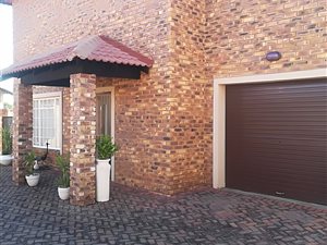 3 Bed Simplex in Bergsig