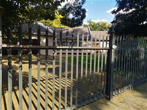 4 Bed House in Kempton Park Central