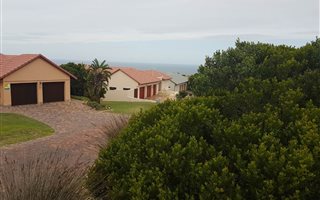 714 m² Land available in Mossel Bay Golf Estate