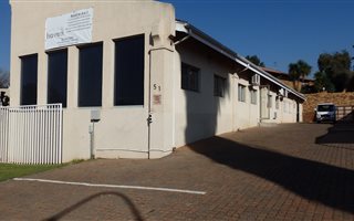 Commercial space in Bruma