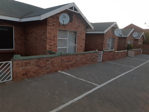 2 Bed Townhouse in Willows