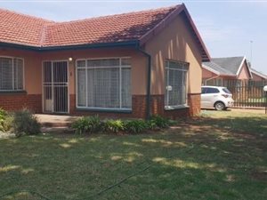 4 Bed House in Edelweiss