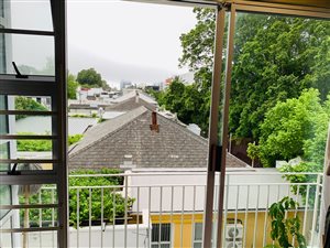 3 Bed Apartment in Tamboerskloof