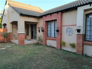 2 Bed Townhouse in Equestria