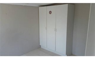 1 Bedroom Garden Cottage in Johannesburg Central