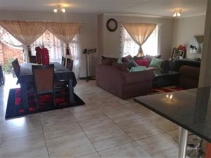 3 Bed House in Silver Lakes Golf Estate