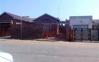 2 Bedroom House in Tembisa