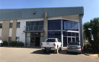 908 m² Industrial space in Randjesfontein
