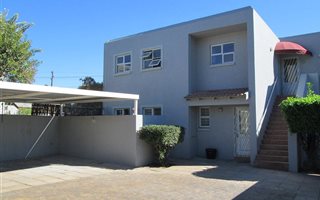 2 Bedroom Apartment in Fourways Gardens
