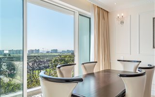 4 Bedroom Apartment in Three Anchor Bay
