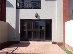 3 Bed Duplex in Pretorius Park