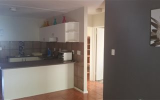 2 Bedroom Apartment in Vredekloof Heights