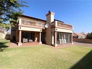 4 Bed House in Ebotse Estate