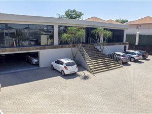 1000 m² Office Space in Bryanston