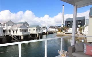 2 Bedroom House in Thesen Islands