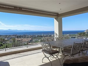 5 Bed House in Whale Rock