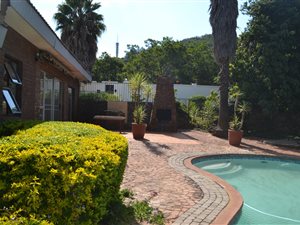 4 Bed House in Lynnwood Manor