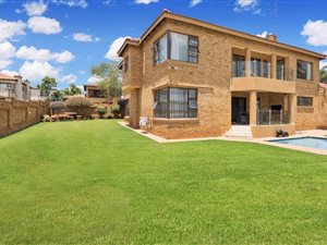 4 Bed House in Ruimsig