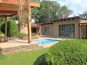 3 Bedroom House in Bryanston West