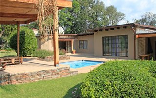 3 Bedroom House in Bryanston West