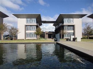 893 m² Office Space in Parkhaven