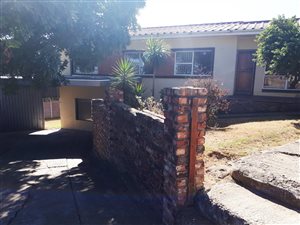 3 Bedroom House in Van Riebeeck Heights