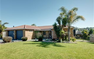 3 Bedroom House in The Crest