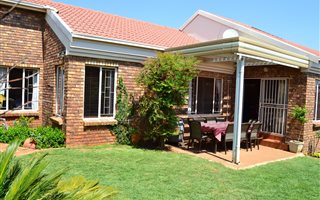 3 Bedroom House in Rooihuiskraal North