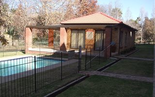 2 Bedroom Apartment in Weltevreden Park