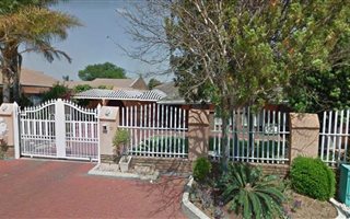 5 Bedroom House in Nirvana