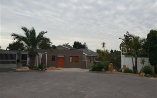 3 Bedroom House in Soneike