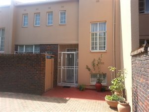 3 Bed Townhouse in Florida Hills