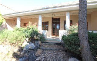 4 Bedroom House in Paarl Central West