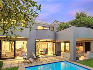 4 Bed Cluster in Dunkeld West