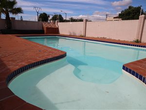 2 Bed Apartment in Lansdowne