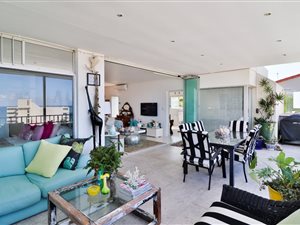 3 Bed Apartment in Umhlanga Rocks