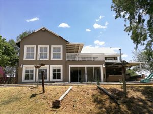 4 Bed Duplex in Rietvalleirand