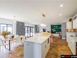 3 Bed House in Olympus