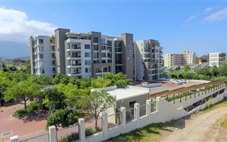 3 Bedroom Apartment in Plumstead