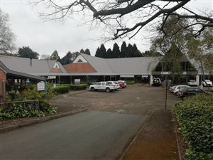 611 m² Commercial space in Hilton