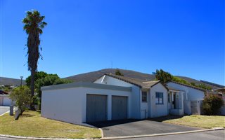 3 Bedroom House in Panorama