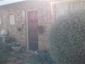 2 Bed Townhouse in Meiringspark