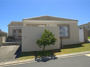 3 Bed Apartment in Somerset West Central