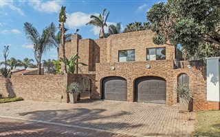 4 Bedroom House in Hurlingham Manor