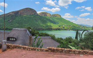 2 Bedroom House in Kosmos