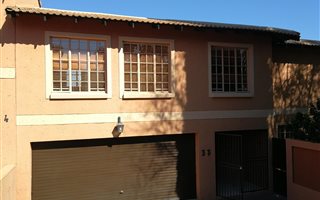 3 Bedroom Townhouse in Sterrewag