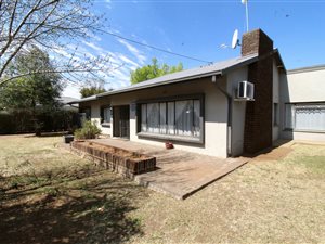 4 Bed House in Bayswater